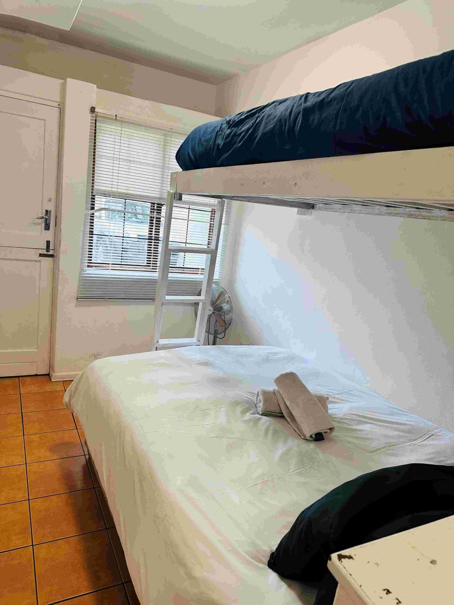 Hostel Elephant Backpackers *